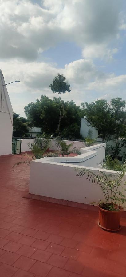 Coral Shelters Kochadai Apartment Madurai Luaran gambar